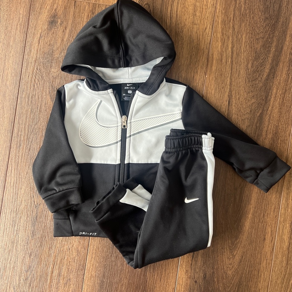baby Nike joggers & hoody (black)
